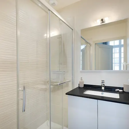 Place De Gaulle - Welkeys Apartment Antibes