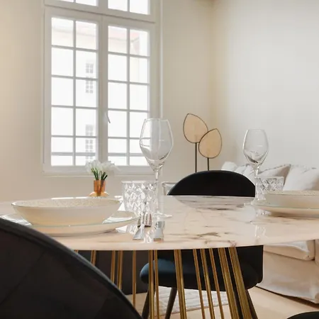 Place De Gaulle - Welkeys