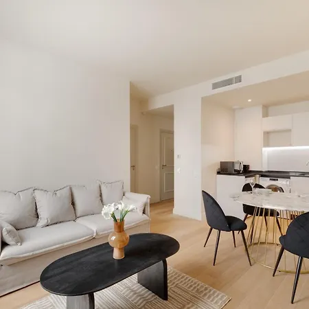 Place De Gaulle - Welkeys * 昂蒂布