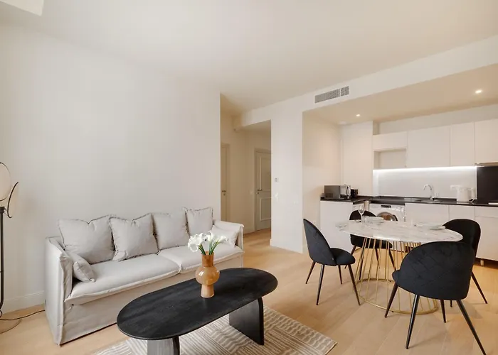 Place De Gaulle - Welkeys * Antibes